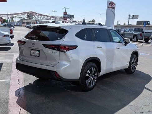 Used 2026 Toyota Highlander XLE AWD/4WD image 8