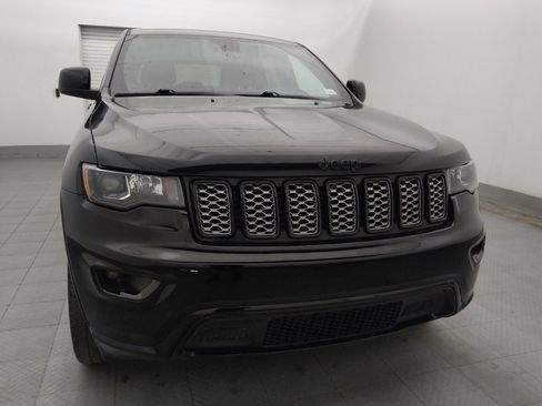 Used 2020 Jeep Grand Cherokee Altitude RWD image 14