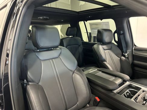 New 2026 Jeep Grand Wagoneer Limited AWD/4WD image 36