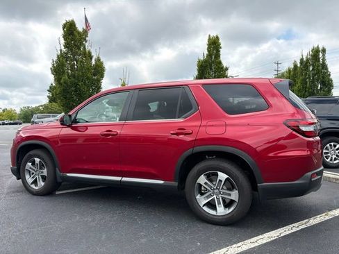 Certified 2025 Honda Pilot EX-L image 9