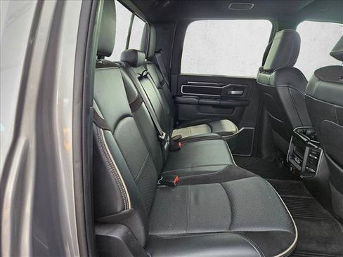 Used 2022 RAM 2500 Laramie w/ Night Edition AWD/4WD image 17