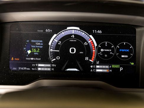 Used 2022 Toyota Tundra Platinum w/ Advanced Package image 12