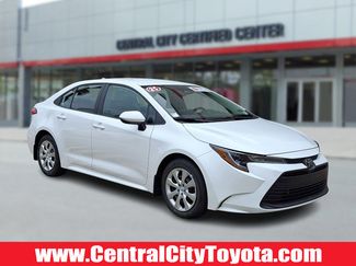 Used 2025 Toyota Corolla LE image 1