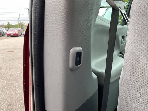 Used 2020 Toyota Sienna LE w/ LE Preferred Package FWD image 36