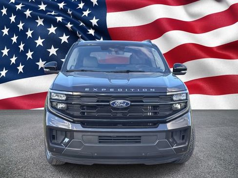 Certified 2025 Ford Expedition Active AWD/4WD image 6