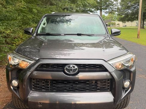 Used 2015 Toyota 4Runner SR5 Premium AWD/4WD image 2
