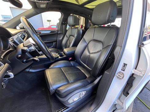 Used 2017 Porsche Macan S AWD/4WD image 10
