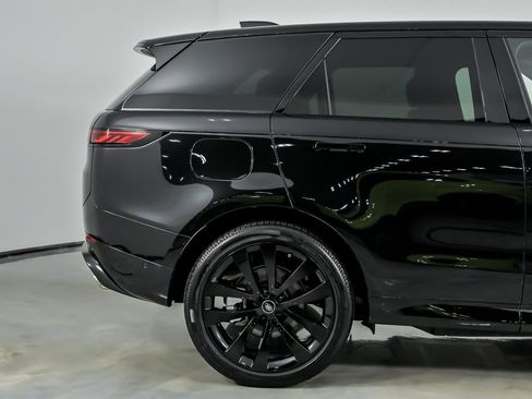 Used 2025 Land Rover Range Rover Sport Dynamic SE AWD/4WD image 13