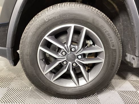 Used 2022 Jeep Grand Cherokee Limited image 10