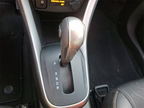 Certified 2022 Chevrolet Trax LT w/ LT Convenience Package image 15