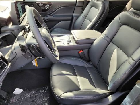 New 2026 Lincoln Aviator AWD image 15