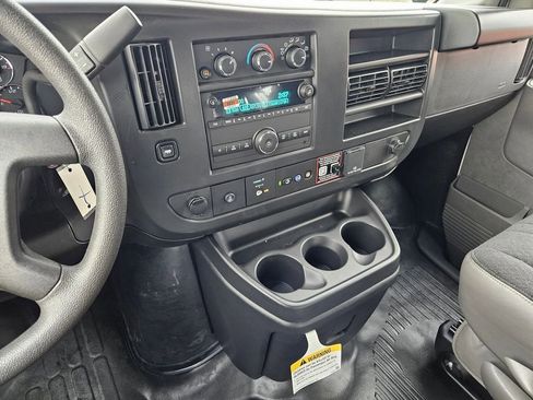 New 2025 Chevrolet Express 2500 Extended image 19