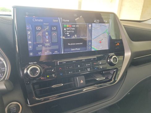 Used 2020 Toyota Highlander Limited FWD image 21