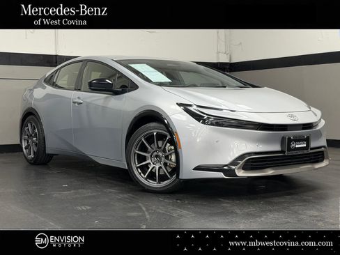 Used 2024 Toyota Prius Prime FWD image 1