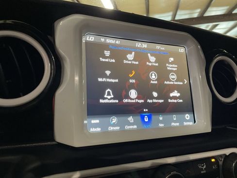Used 2023 Jeep Gladiator Rubicon w/ Cold Weather Group AWD/4WD image 33