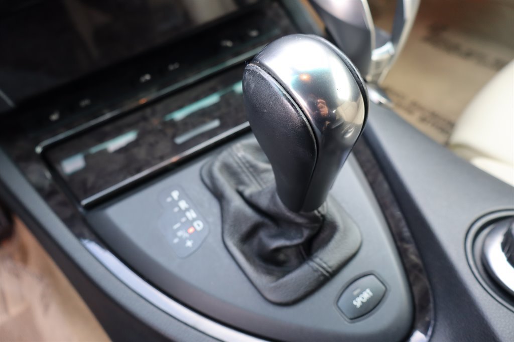 Used 2006 BMW 650i Convertible RWD image 33