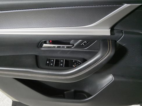 Used 2025 MAZDA CX-70 3.3 Turbo w/ Premium Package image 19