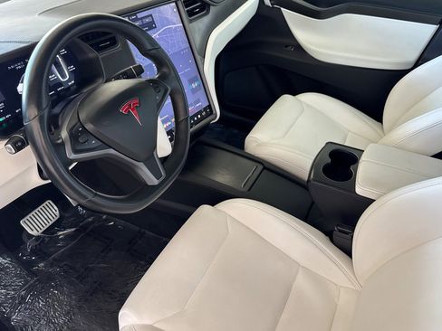 Used 2018 Tesla Model X 75D AWD/4WD image 10