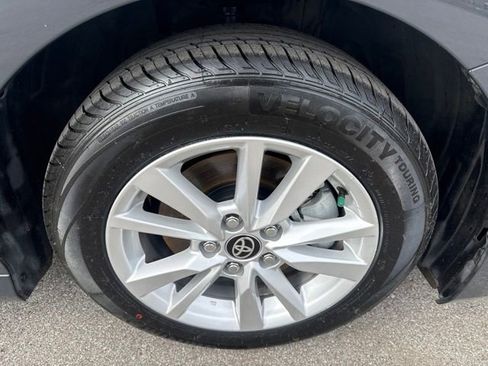 Used 2025 Toyota Camry LE FWD image 13