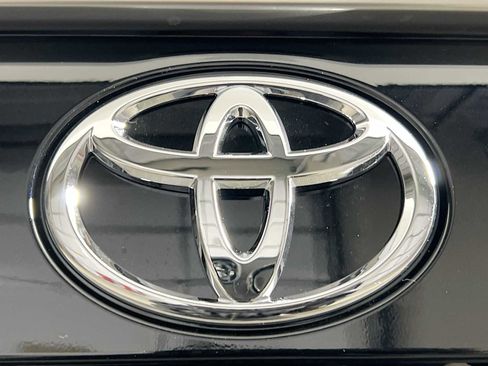 New 2025 Toyota RAV4 Limited image 19