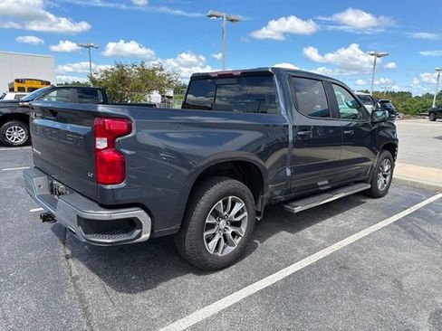 Used 2022 Chevrolet Silverado 1500 LT AWD/4WD image 6