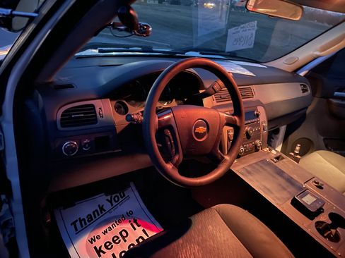 Used 2013 Chevrolet Tahoe 2WD image 12