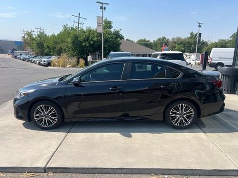 Used 2023 Kia Forte GT-Line w/ GT-Line Premium Package FWD image 3