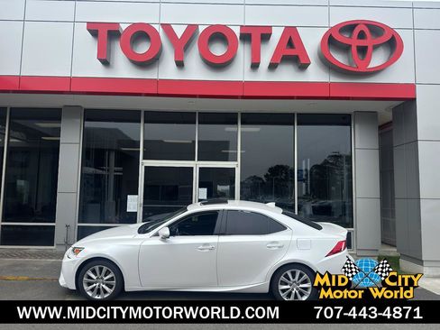 Used 2016 Lexus IS 200t RWD image 1