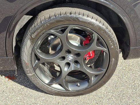 New 2025 Alfa Romeo Stelvio Sprint image 5