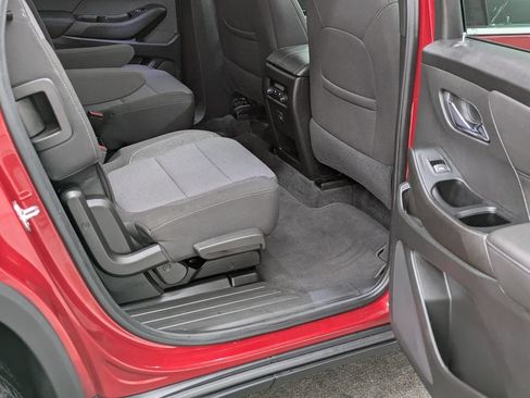 Used 2023 Chevrolet Traverse LT AWD/4WD image 35
