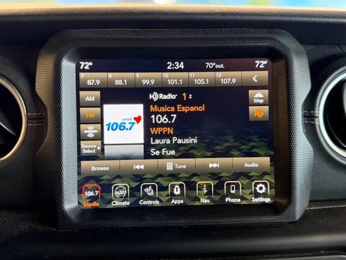 Used 2023 Jeep Wrangler Unlimited Sahara AWD/4WD image 28