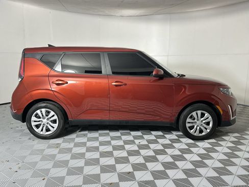 Used 2023 Kia Soul LX FWD image 9