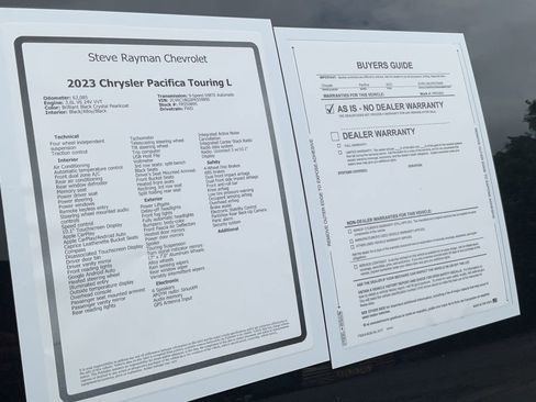 Used 2023 Chrysler Pacifica Touring-L FWD image 26