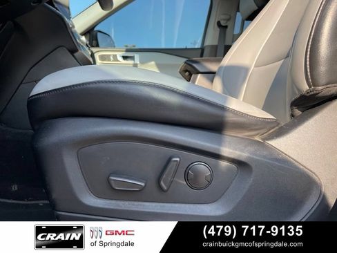 Used 2021 Ford Explorer XLT w/ Equipment Group 202A RWD image 11