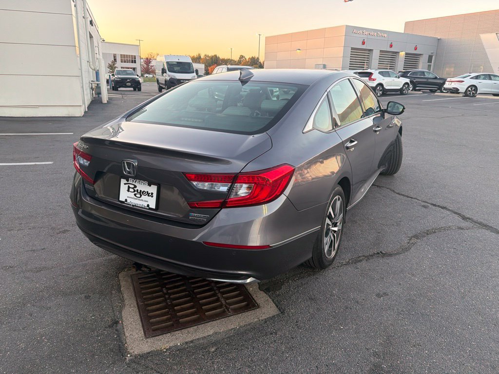 Used 2020 Honda Accord Touring image 3