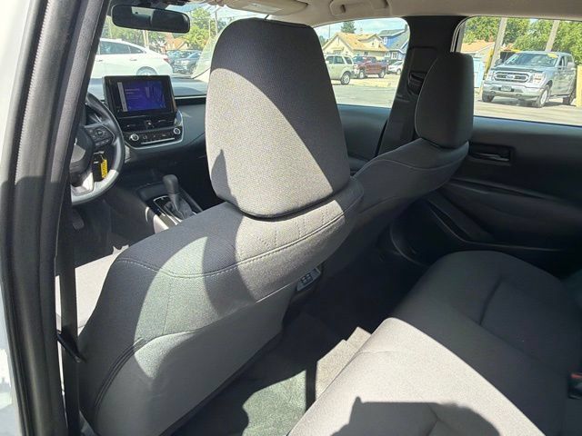 Used 2025 Toyota Corolla LE FWD image 15