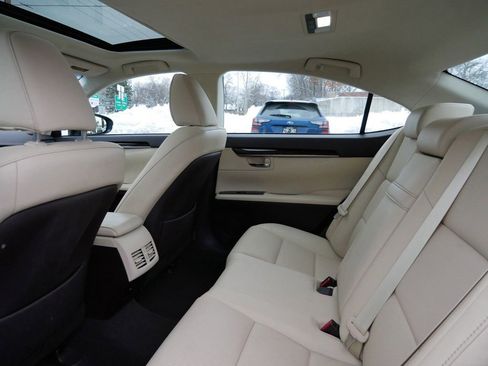 Used 2018 Lexus ES 350 w/ Premier Package image 11