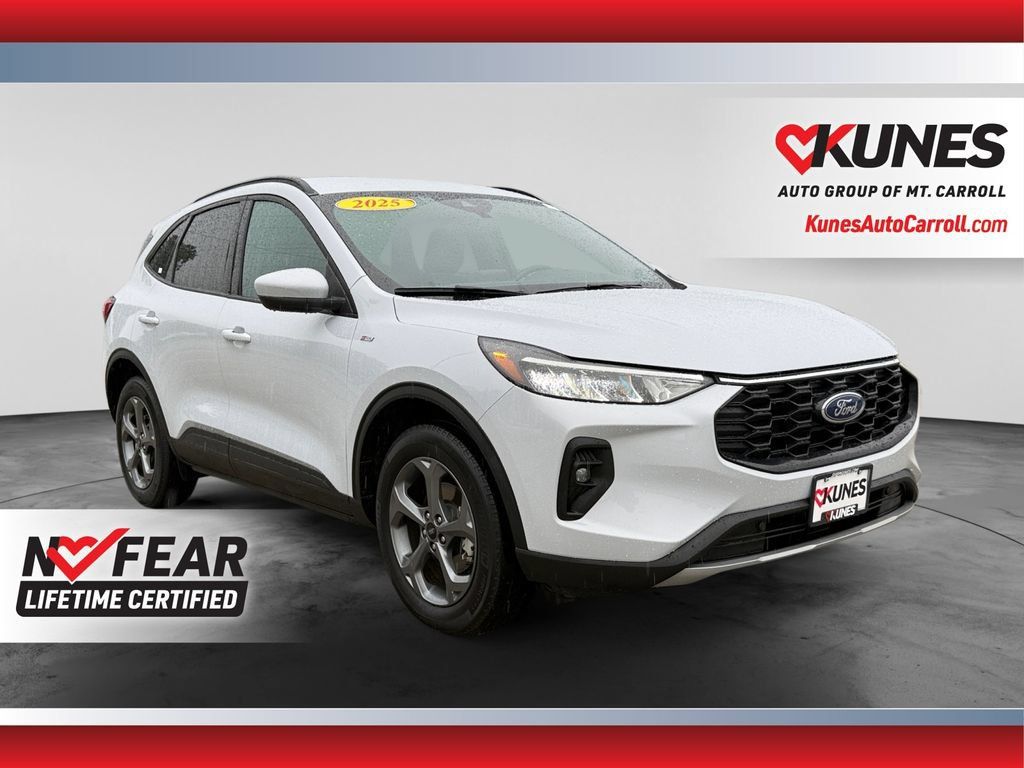 Used 2025 Ford Escape ST-Line Select AWD/4WD image 1