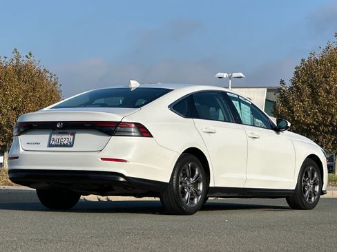 Used 2023 Honda Accord EX image 4