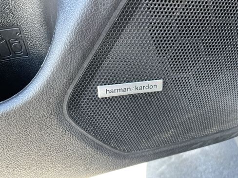 Used 2019 Subaru Outback 2.5i Touring w/ Popular Package #3A image 15