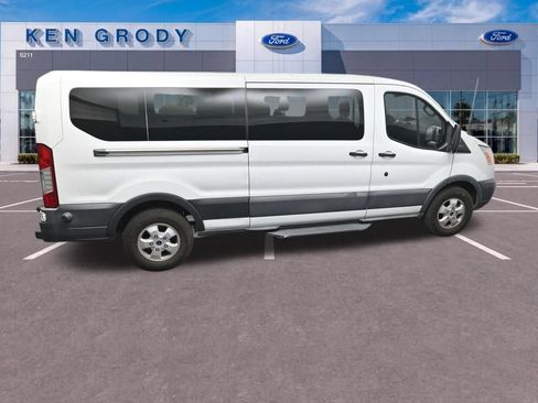 Used 2017 Ford Transit 350 XLT RWD image 13