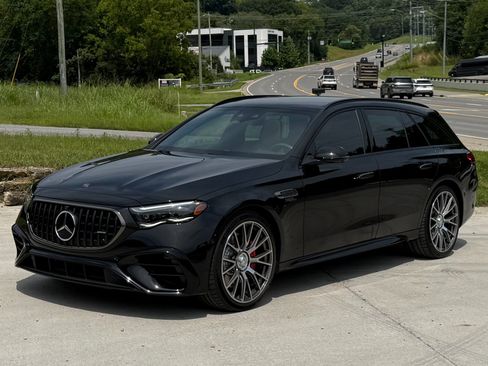 Used 2026 Mercedes-Benz E 53 AMG e 4MATIC Wagon image 2