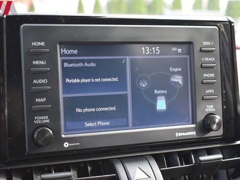 Used 2022 Toyota RAV4 LE image 17