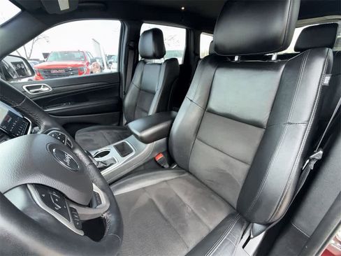 Used 2022 Jeep Grand Cherokee Laredo X image 11