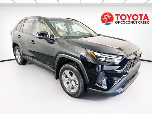 Used 2025 Toyota RAV4 LE AWD/4WD image 1