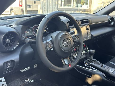 Used 2025 Toyota GR86 Premium w/ Performance Package RWD image 7