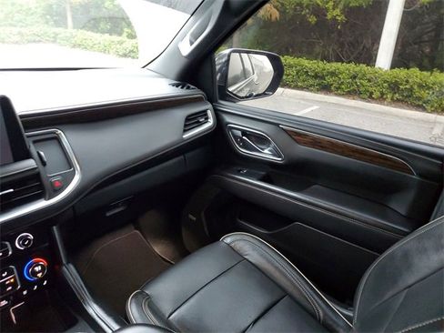 Used 2021 Chevrolet Tahoe Premier w/ Premium Package image 11