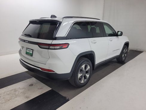 Used 2022 Jeep Grand Cherokee Limited 4xe w/ Luxury Tech Group II AWD/4WD image 9