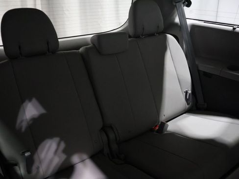 Used 2020 Toyota Sienna XLE image 20