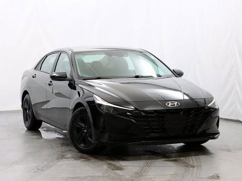 Used 2022 Hyundai Elantra SEL w/ Convenience Package image 1